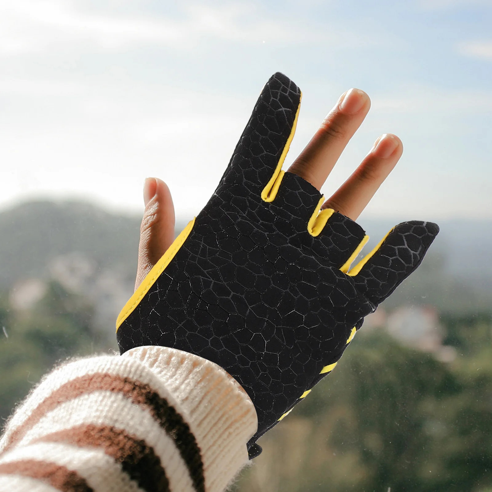 

Anti-slip Fitness Gloves Ten Pin Bowling Professional along with Sports Breathable Accessories