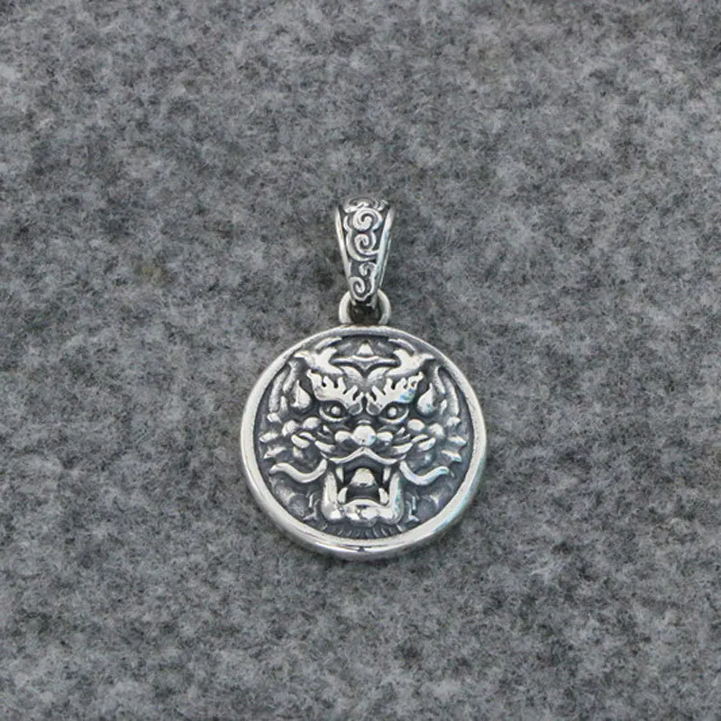 

Minimalist trendsetter Thai silver dragon pendant sterling silver men's zodiac dragon circular pendant trendy personality men's