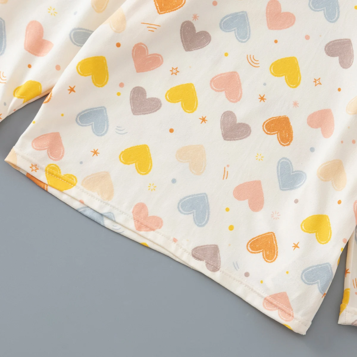 2-teiliges Herbst- und Winter-Set für Kinder mit süßem Liebesmotiv, bestehend aus langärmeligem Oberteil und Hose, bequeme Freizeitkleidung und Schlafanzug für Mädchen. – Detail 16
