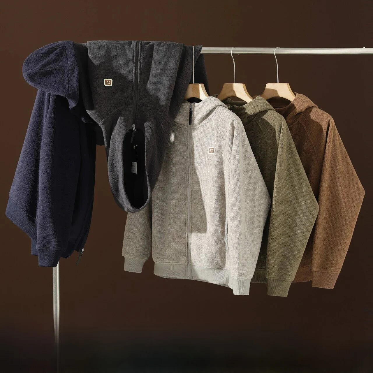 

Thickened Fleece Hooded Jacket Line High Grammage Warmth for Autumn New Arrival Unisex Casual Style Zipper Closure