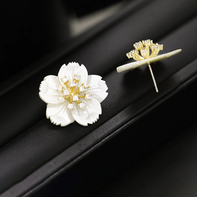 Hot New Trendy Flower Shell Snow AAA Cubic Zirconia Stud Earrings Jewelry Wedding Party Gift Women's Fashion
