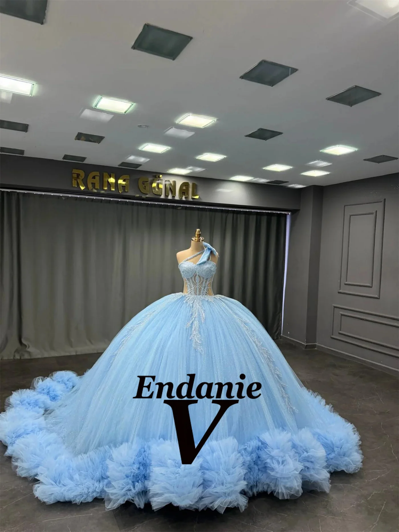 Vendanie elegante em camadas vestidos de baile para meninas bowknot apliques ilusão espartilho quinceanera vestidos de 15 personalizado