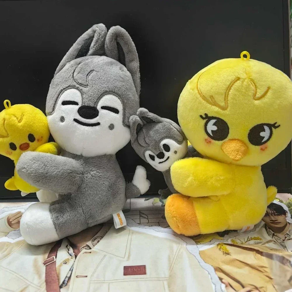 SKZOO Peluche Bambola Ventole Regalo Abbraccio Cuscino Teddy Stile Peluche Seoul FM Settimana Mantello Bambola Scuola di Magia Regalo di Compleanno per Bambini