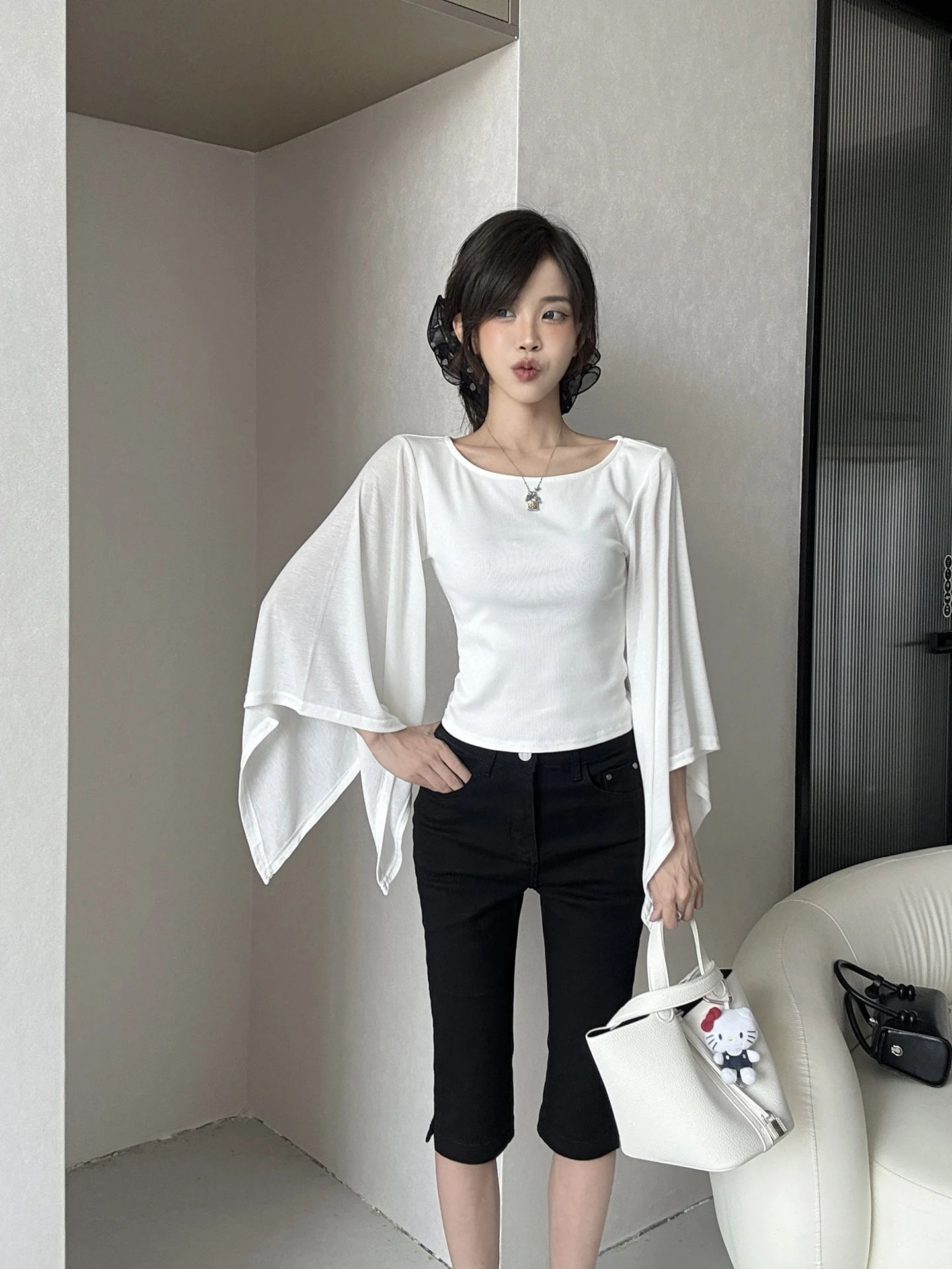 Slimming Effect Women's T-shirt Korean Style Bell Sleeve Breathable Cotton Blend Short Length Casual Fashion Top