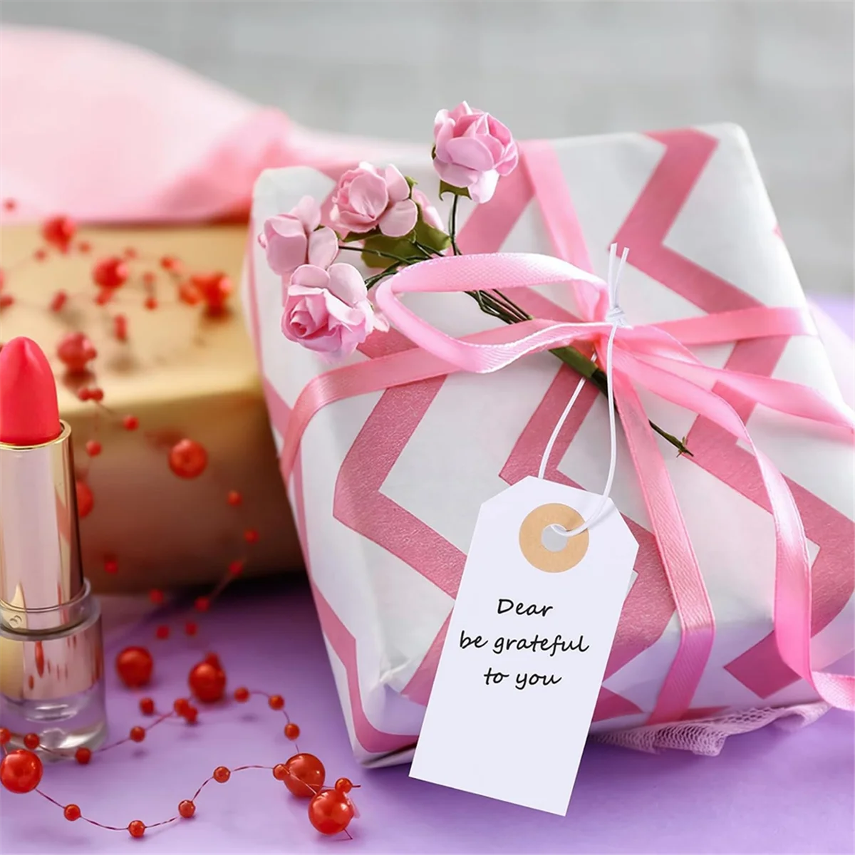 100 عبوة من العلامات الفارغة مع علامات مرنة وعلامات تعليق مرفقة بفتحة معززة وعلامات فارغة قابلة للكتابة مقاس 2.75 × 1.37 بوصة HY