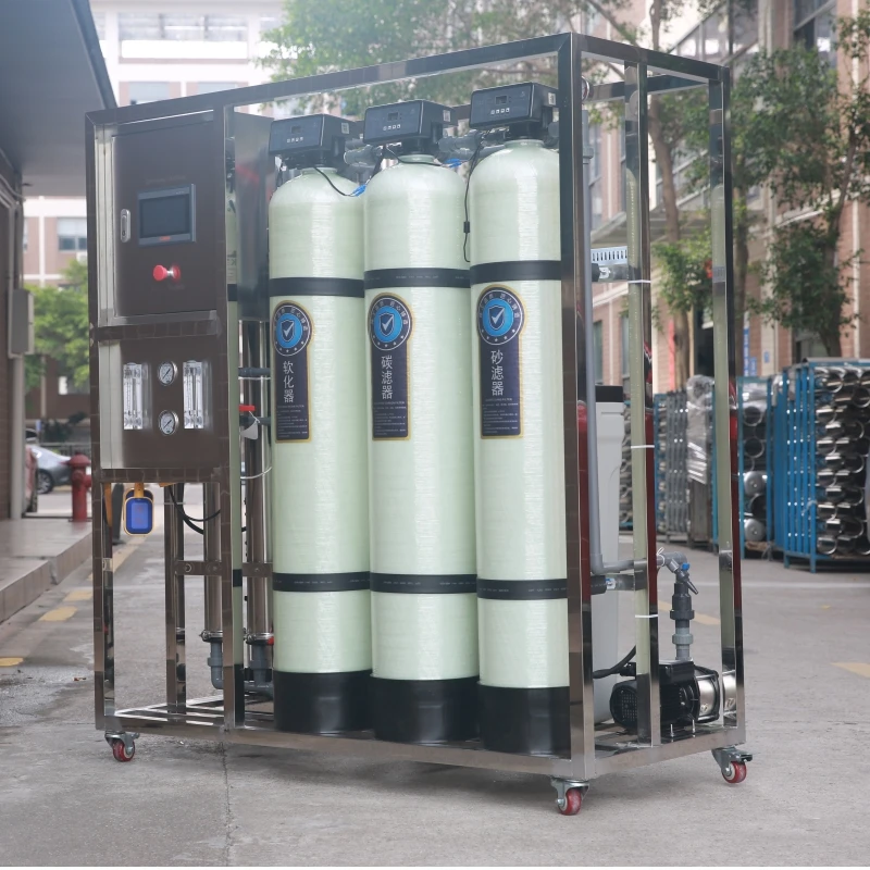 معدات معالجة المياه الفعالة لآلة نظام تنقية التناضح العكسي للنباتات سعة 500 لتر للمياه الصلبة