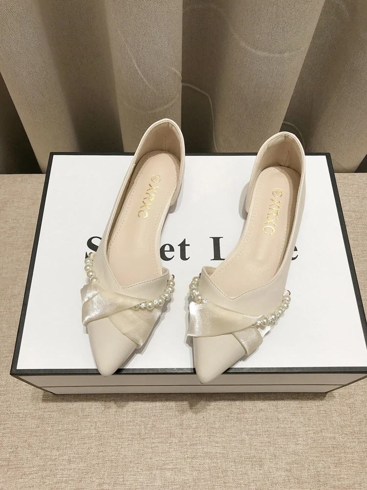 Women Flats 2023 Summer New Pearl String Bead Solid Color Leather Shoes Flat Heel Slip on Elegant Stylish Girls Princess Shoes