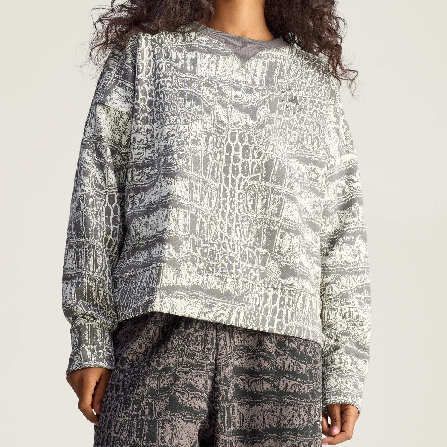 Adidas Originals Womens LOOSE SS P Casual Round Neck Fashion Sweatshirt JW4648