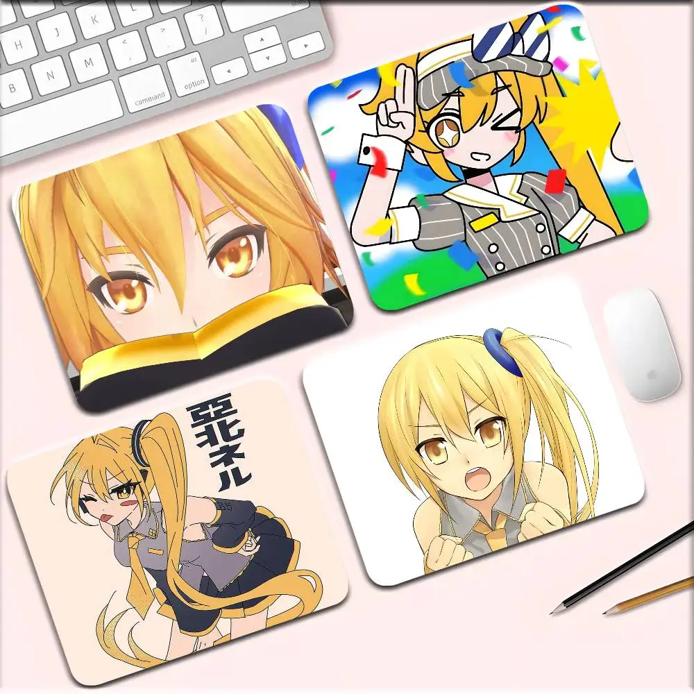 Creative Virtual Singer Akita Neru Mousepad Small LockEdge Mouse Pad For Gamers Computer Desk Pad Rectangular Anti-slip Rubber