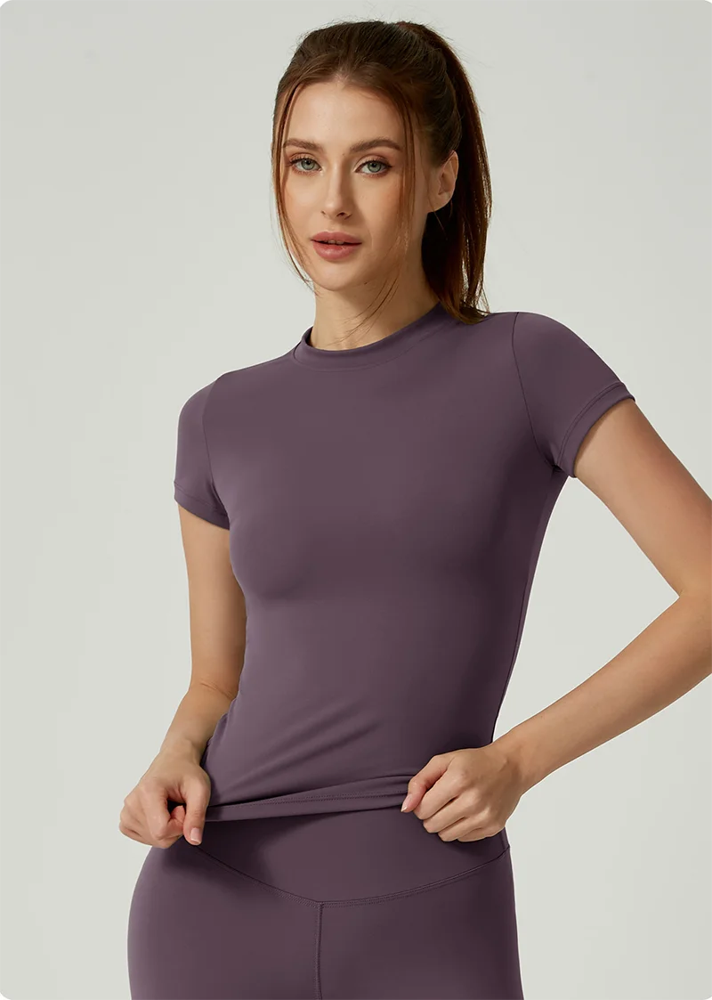 Damen-T-Shirt in Unifarbe, atmungsaktiv, kurzärmelig, mit Rundhalsausschnitt, ideal für sportliche Aktivitäten, modisches Freizeit-T-Shirt für das Fitnessstudio, zum Laufen und für den täglichen Gebrauch. – Detail 4