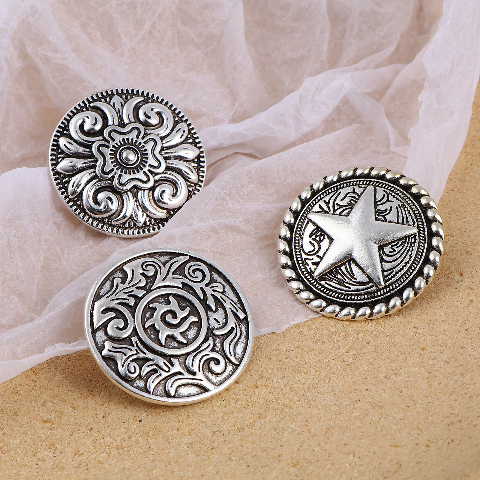 3pcs/lot Retro Round Metal Carved Shank Buttons Vintage Antique Silver Coat Jeans Button Star Flower Leaf Pattern Clothing DIY