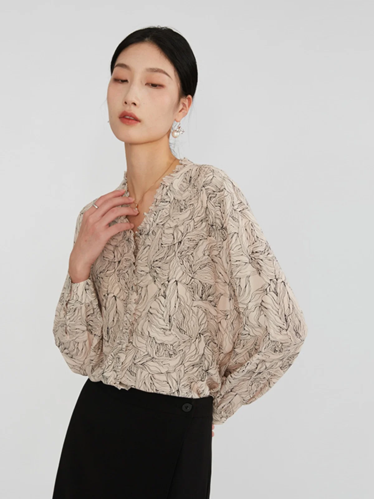 2024 Women\'s Fashion Early Autumn New 100%Natural Mulberry Silk Crepe De Chine Stringy Selvedge V-neck Long Sleeve Printed Shirt