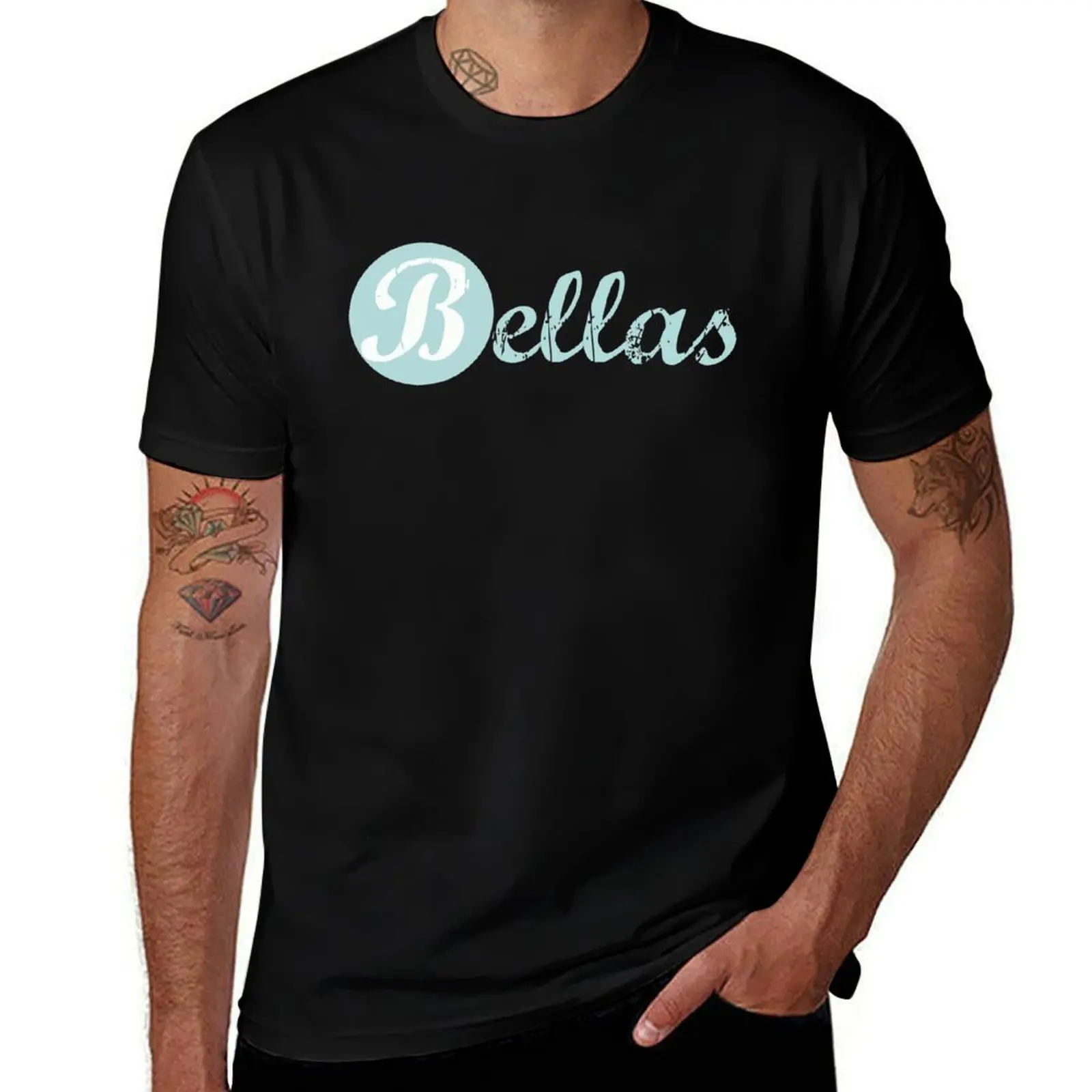 

Bellas T-Shirt Holiday Lightweight T-Shirt