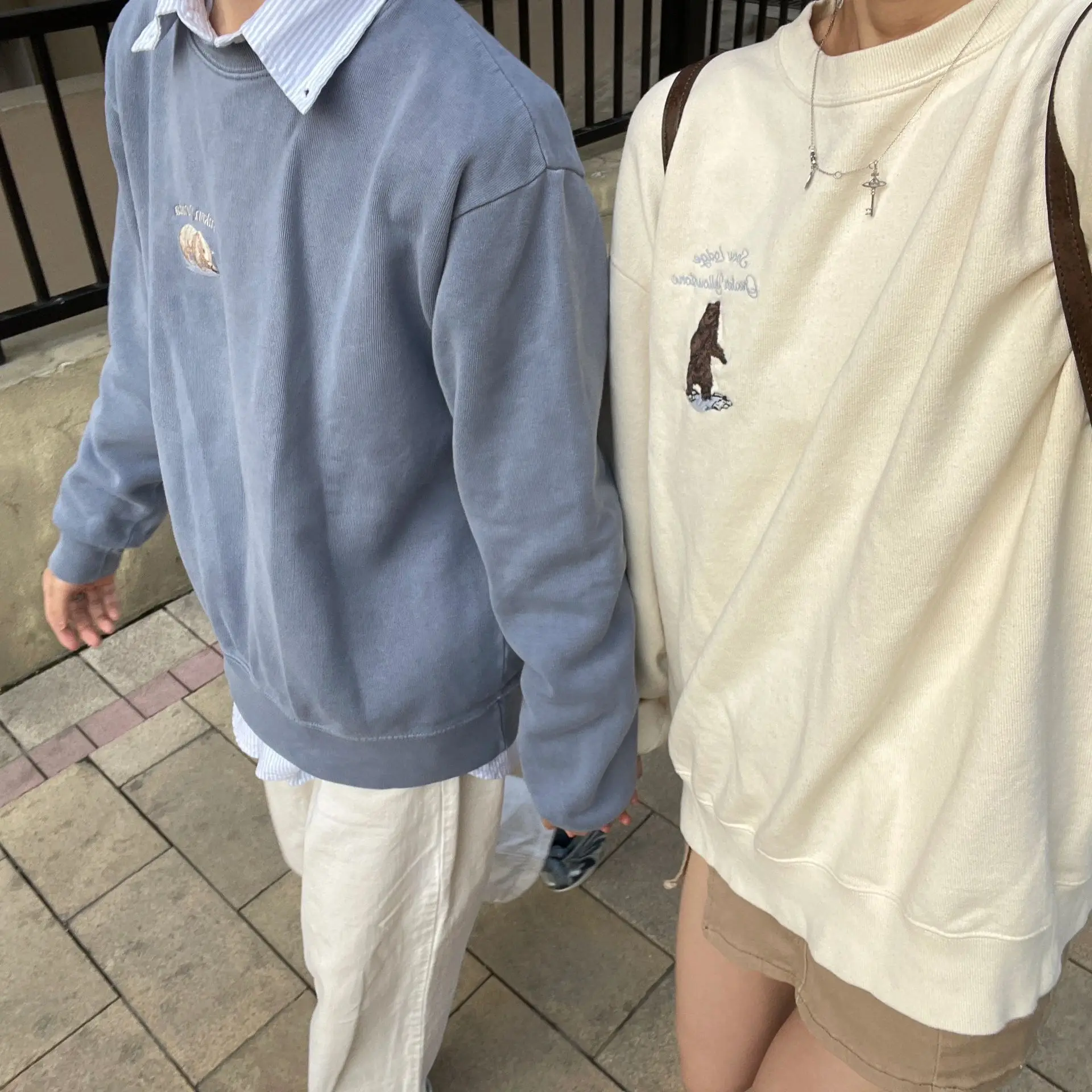 

Blue Embroidered Bear Sweatirt Loose Overhead Women's Sle American Retro Brandi Girl Spring BM Roaring Bear Cotton Blend