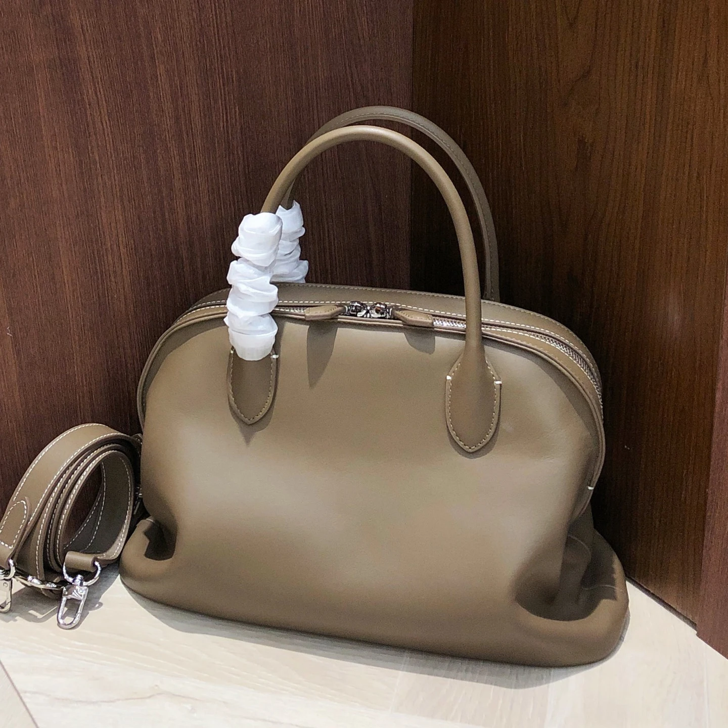 Genuine  Leather handbag Women's Boston Bag commuter contrasting lining 31cm Top-grain cowhide Large Capacity Crossbody  Purse