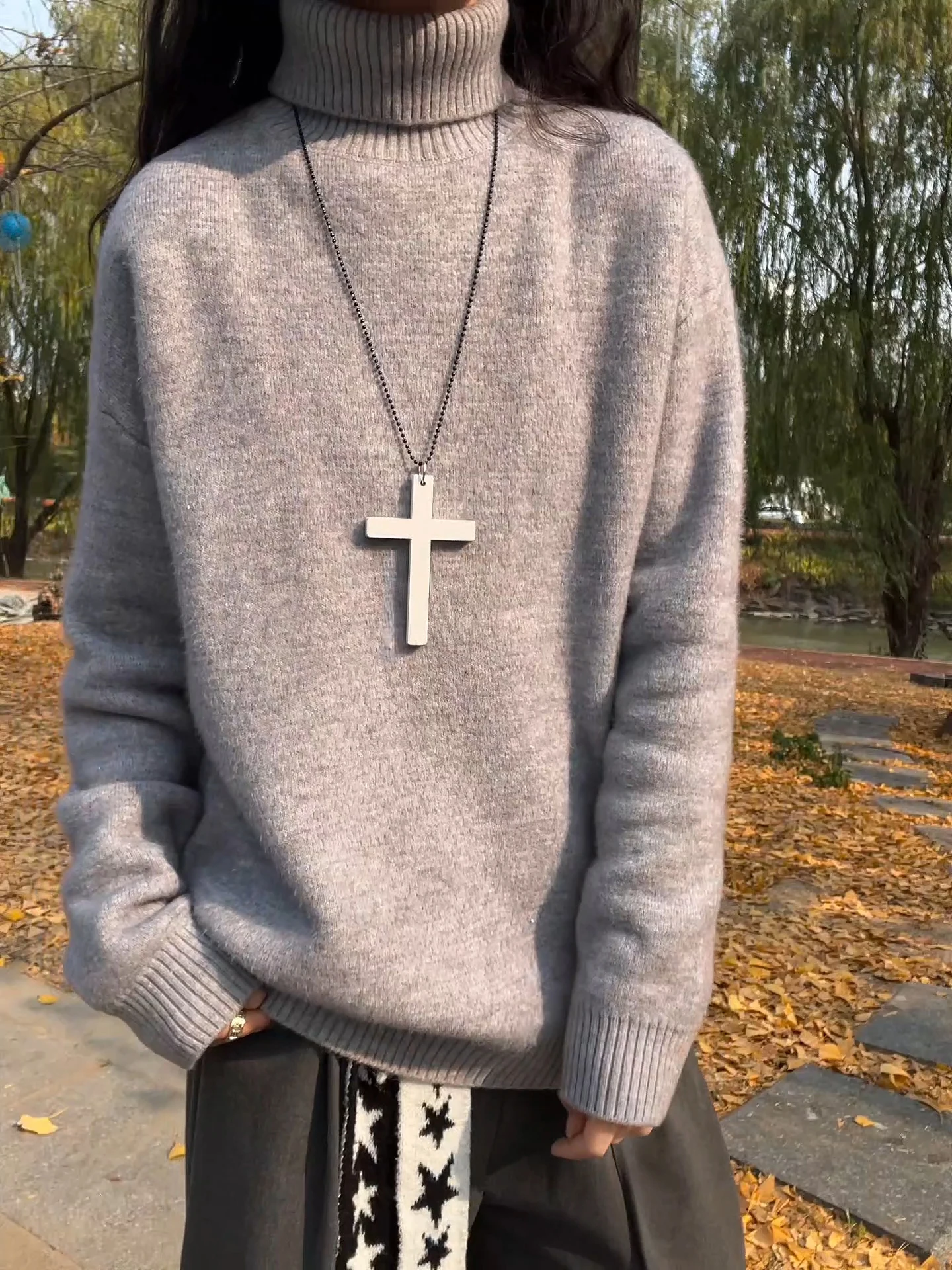 

Thiened Fce High Collar Knitted Sweater ex Loose Fit Warm Winter Top for Men And Women in Soft Cleanfit Sle