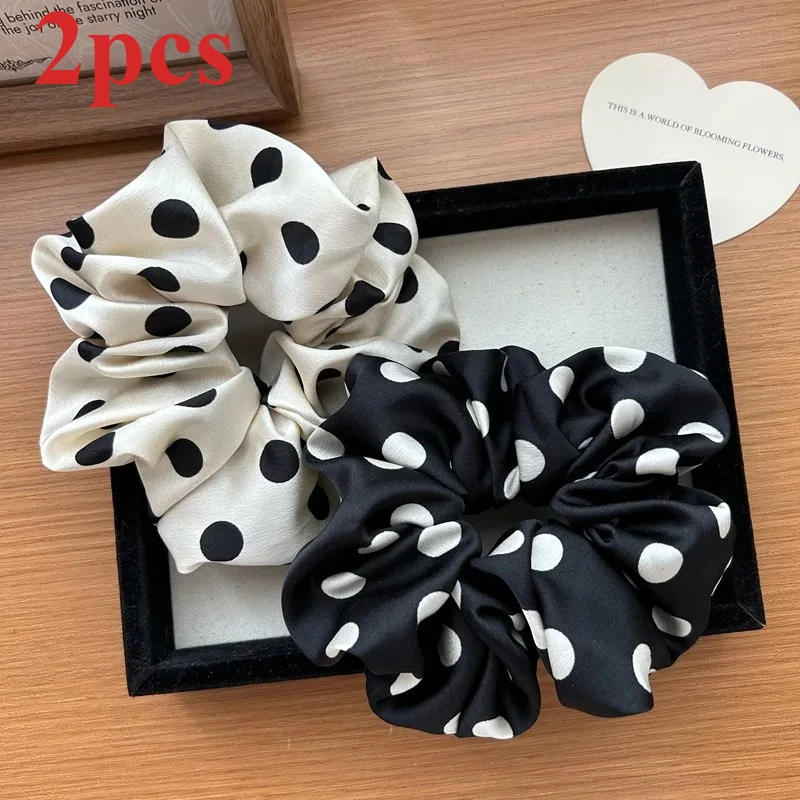 Lot de 2 chouchous tendance en satin à pois pour femmes, grands élastiques à cheveux blancs, attaches en soie pour filles, attaches noires pour queue de cheval, cordes à cheveux
