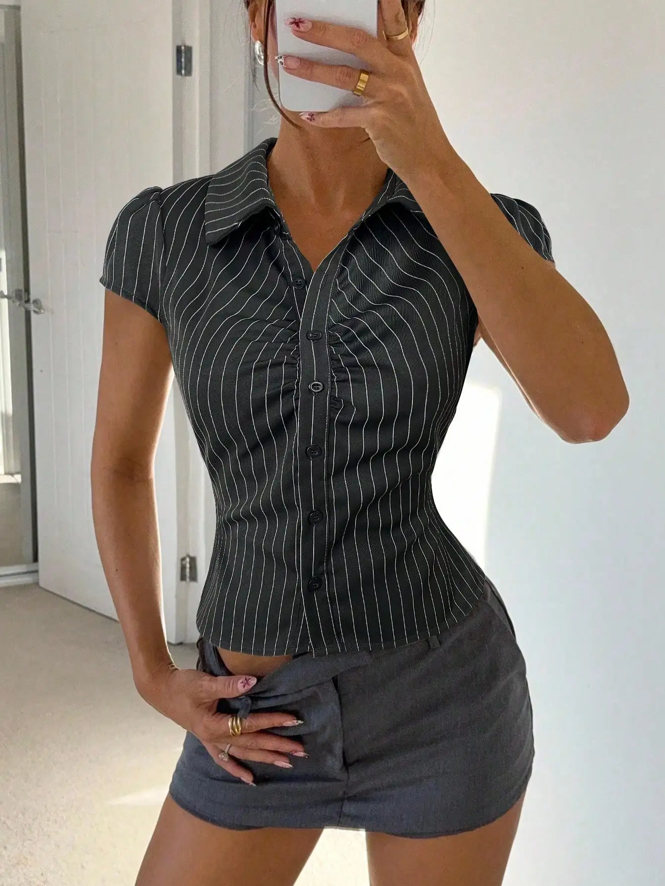

Женская приталенная рубашка в тонкую полоску, повседневная деловая офисная блузка, летняя