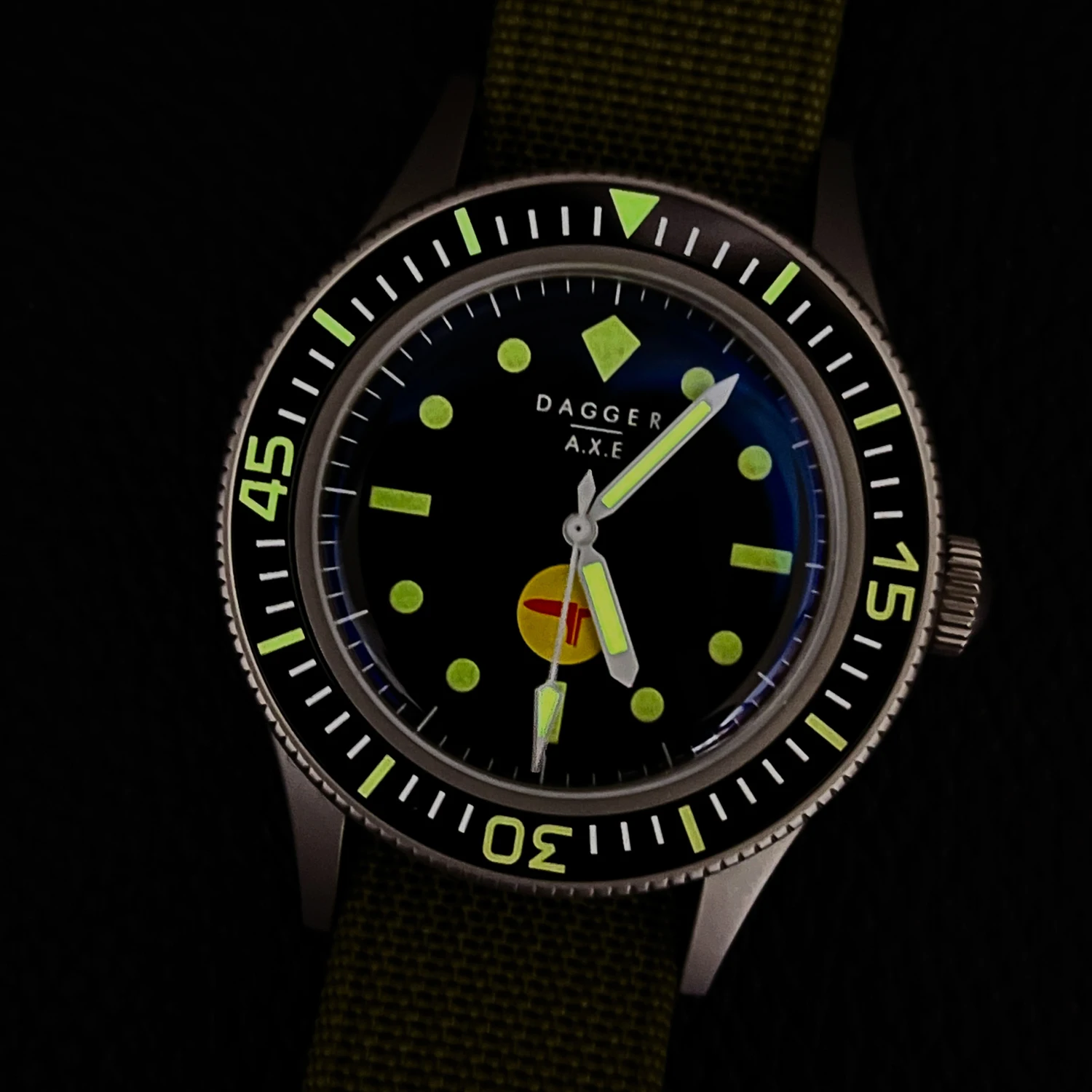 DAGGER-AXE 50-Fathoms Watch Men 40MM Vintage Movement Automatic K9 Mineral Crystal TR900 C3 Luminous Barracuda 200M Waterproof