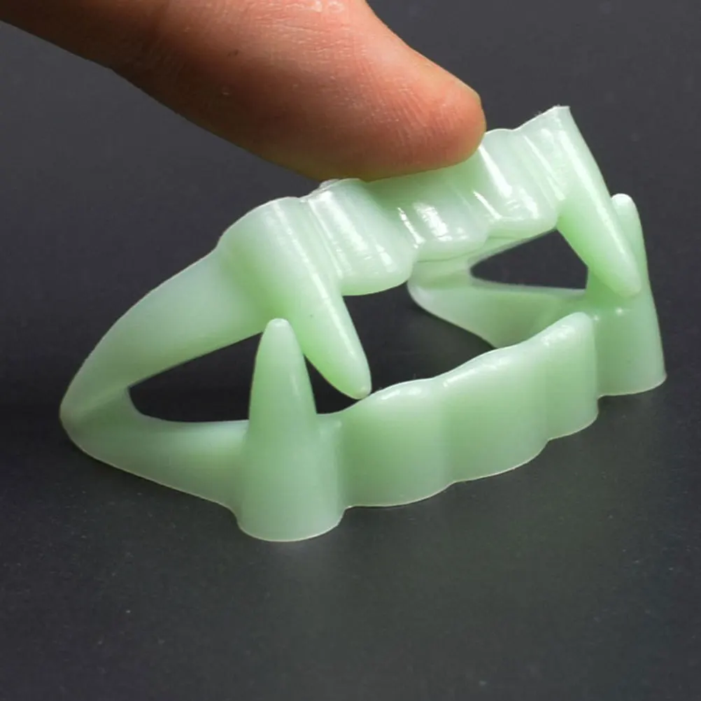 25pcs / Horrible Luminous Fake Teeth Green Glowing Vampires Teeth Halloween Cosplay Prop Plastic Fluorescent Dentures