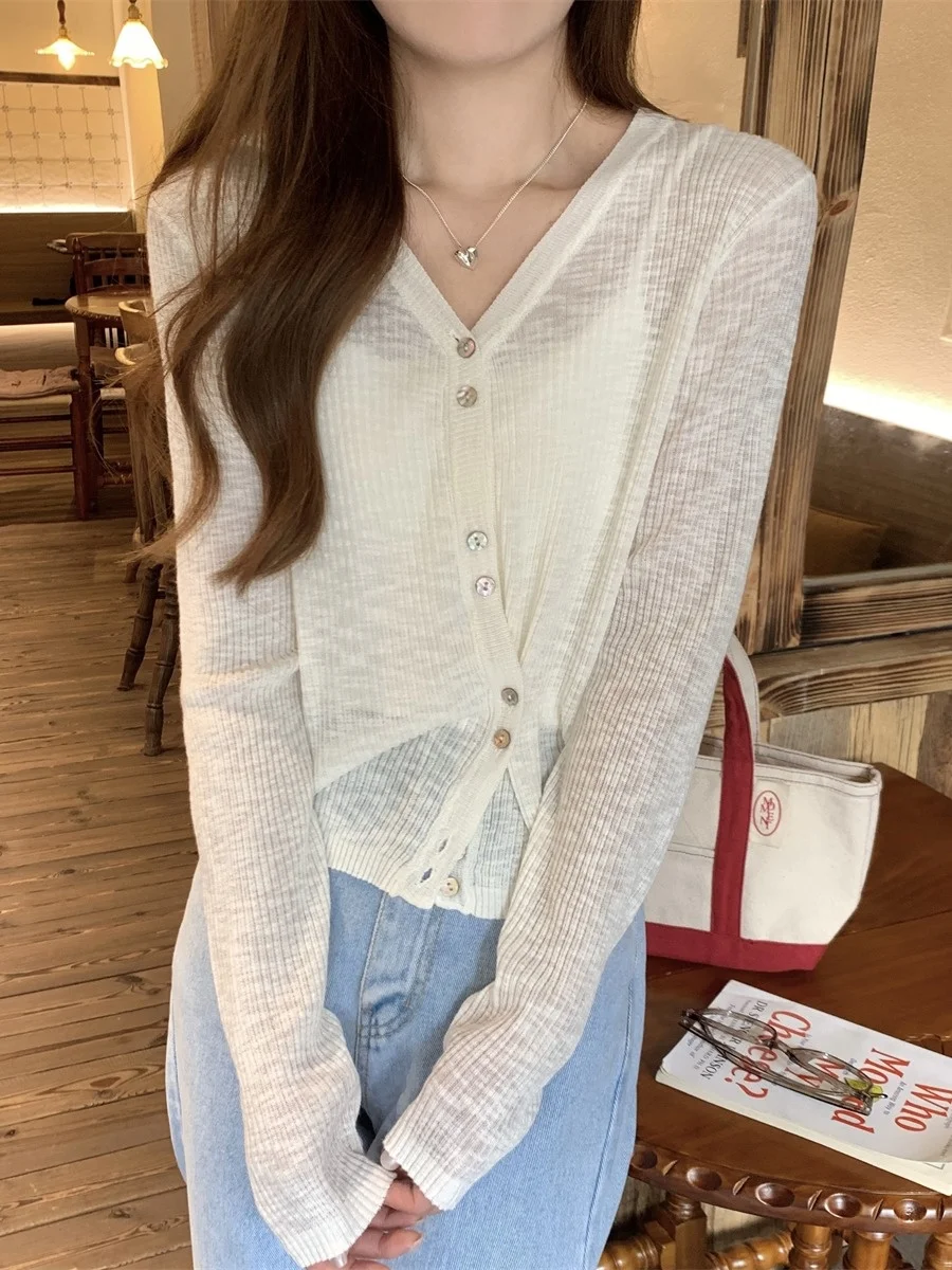 

Женский вязаный кардиган Kumikumi с V-образным вырезом, тонкий, с защитой от солнца, новинка весны, шикарный, универсальный, с длинными рукавами, верхняя одежда