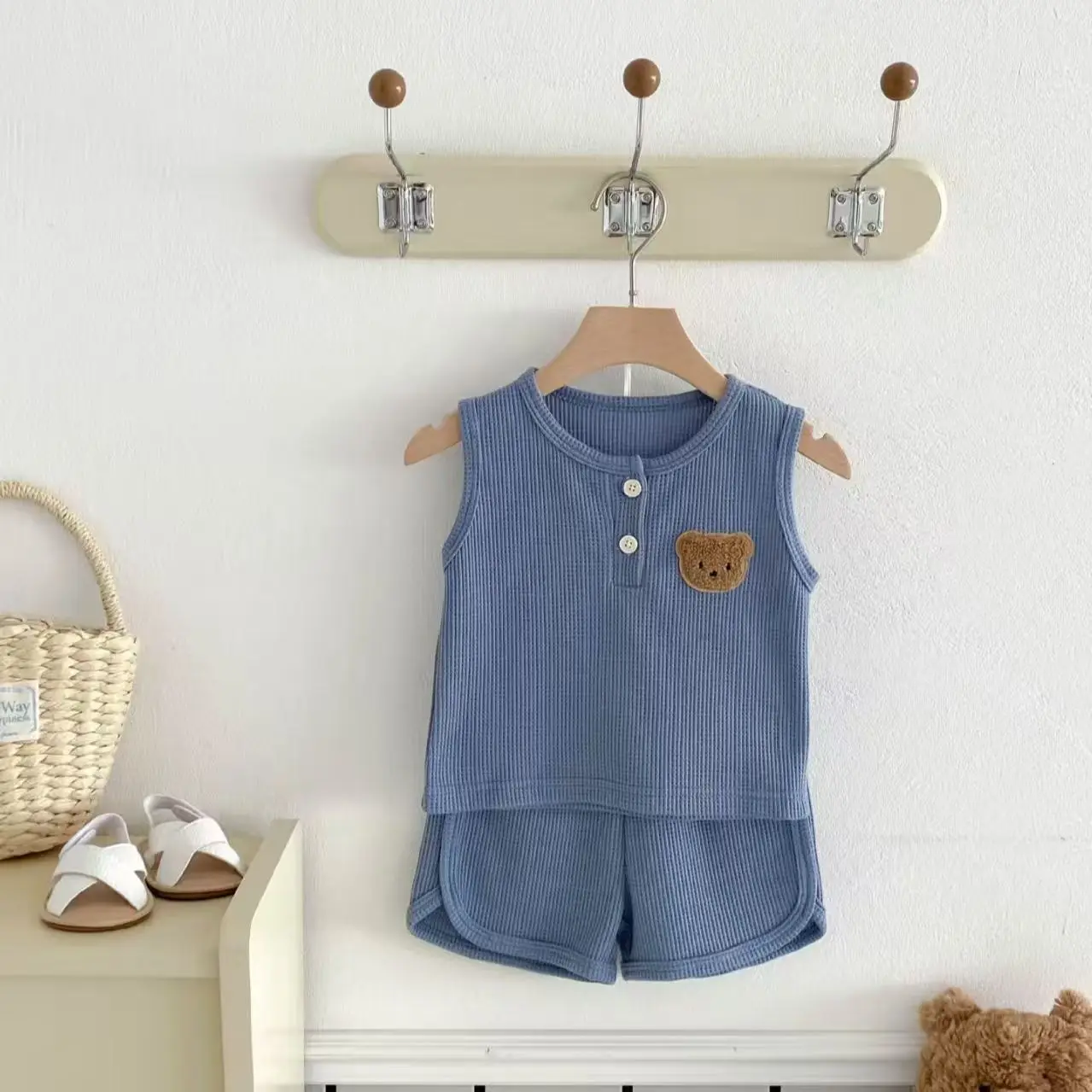 Kids 2Pcs Waffle Knit Summer Set Cartoon Bear Patch Sleeveless Henley Tank Top Elastic Waist Matching Shorts Casual Outfit