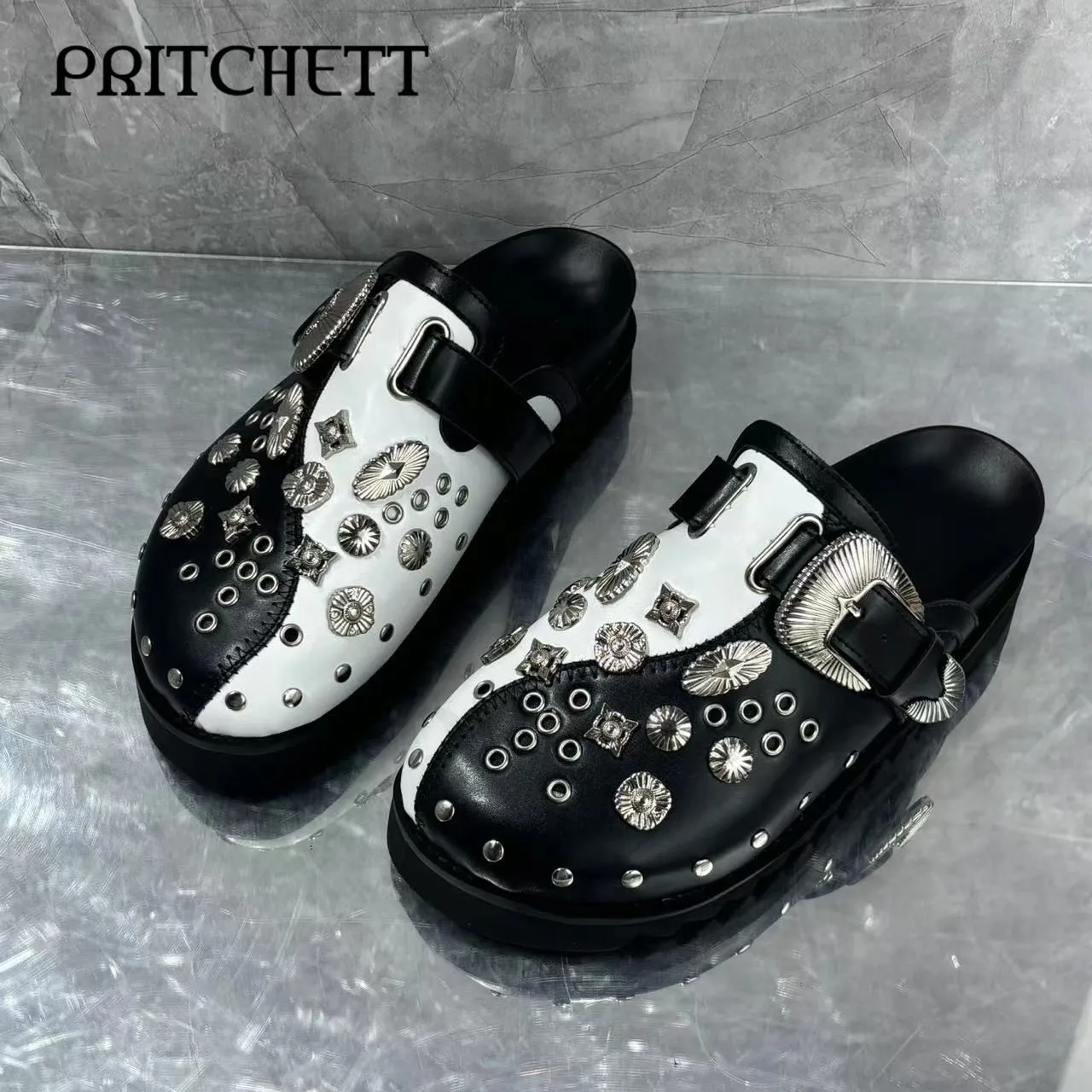 Black and White Belt Mule Buckle Slippers with Color Matching Round Toe Thick Soles Retro Rivets Casual Fashion Sandals for Men