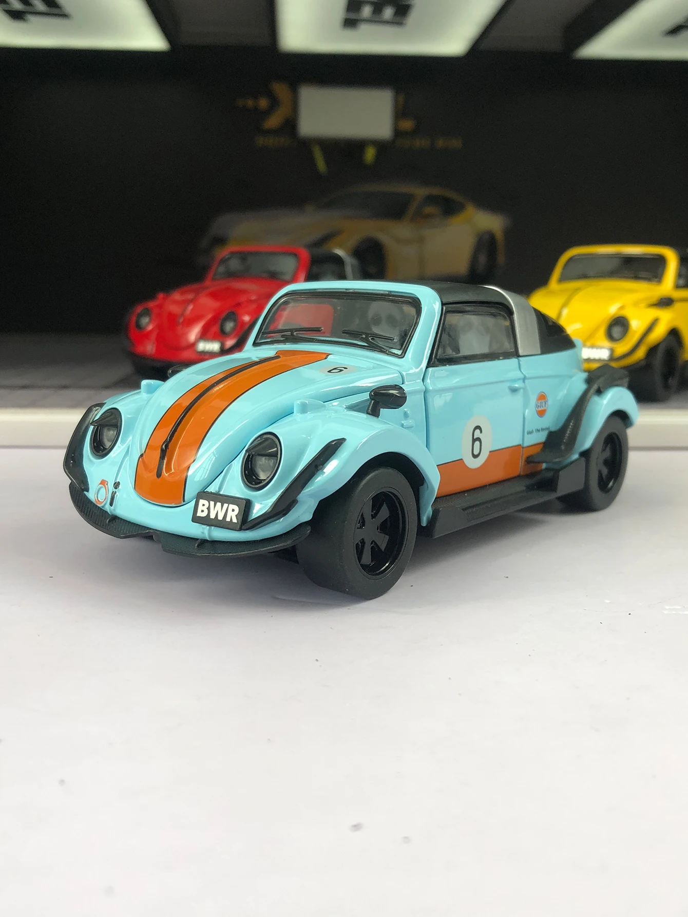 

1: 32 zinc alloy Beetle model car, static decoration, metal collectible gift car