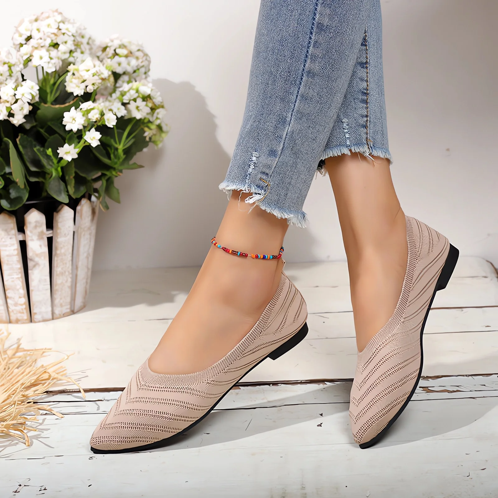 

New Hot Woman Outdoor Soft Loafers Pointed Toe Flat Shoes Women Solid Color Knitted Slip on Shoes Casual Breathable Ballet Flats