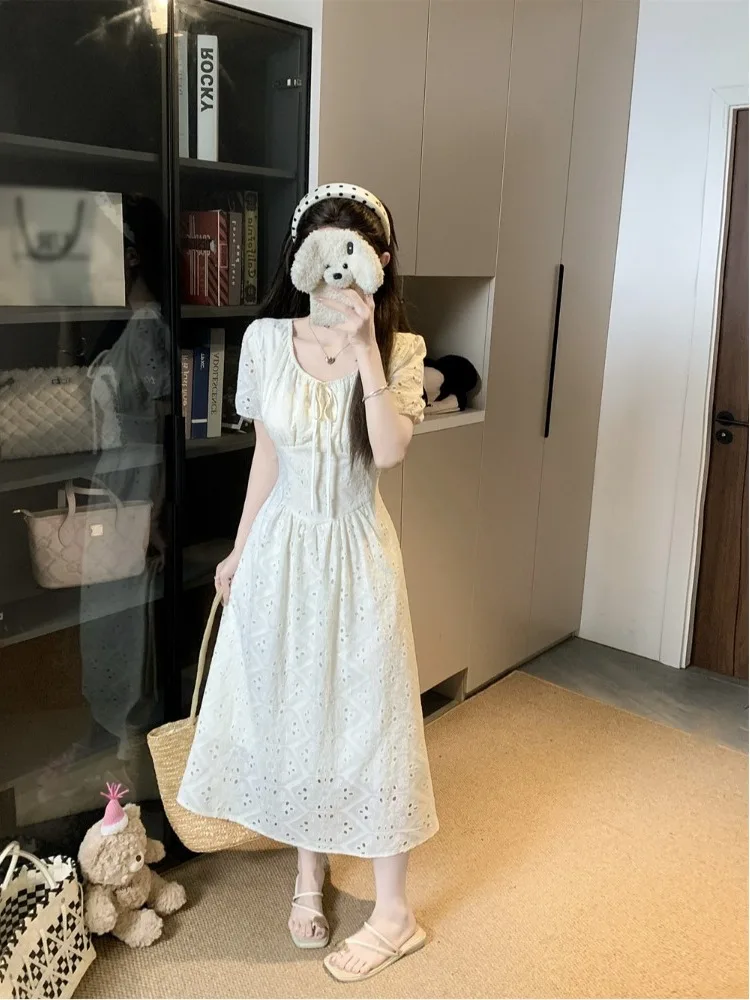 

plus Size Embroidered Hollow out Dress Elegant Waist-Cinching Slimming Design Knee-Length A-Line Skirt Korean Style Commute