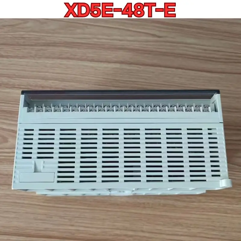 

Б/у модуль ПЛК XD5E-48T-E, функциональный тест нормален. Последние цены на 2026 год.