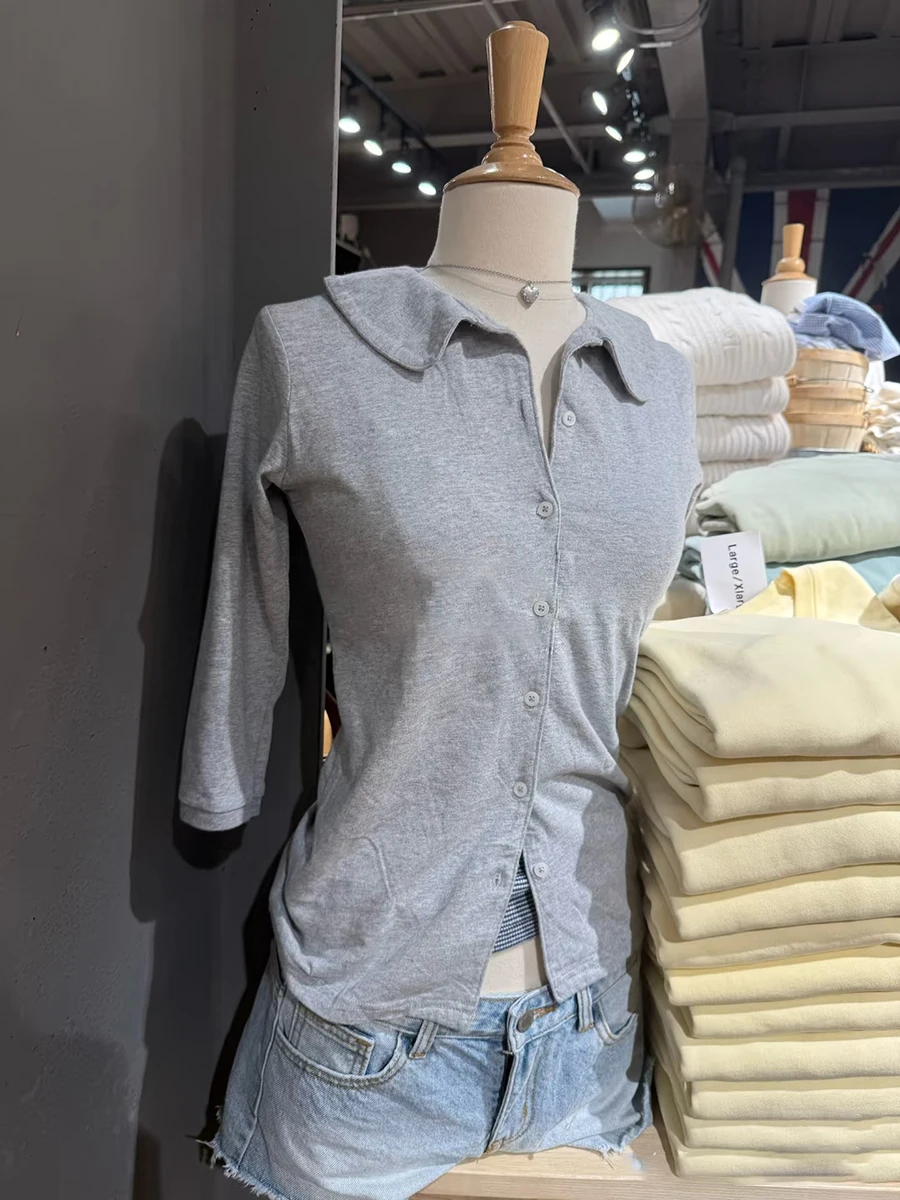 

Новые серые футболки с короткими рукавами и пуговицами, женские винтажные хлопковые тонкие футболки с отложным воротником, осенний универсальный простой однотонный топ Y2K