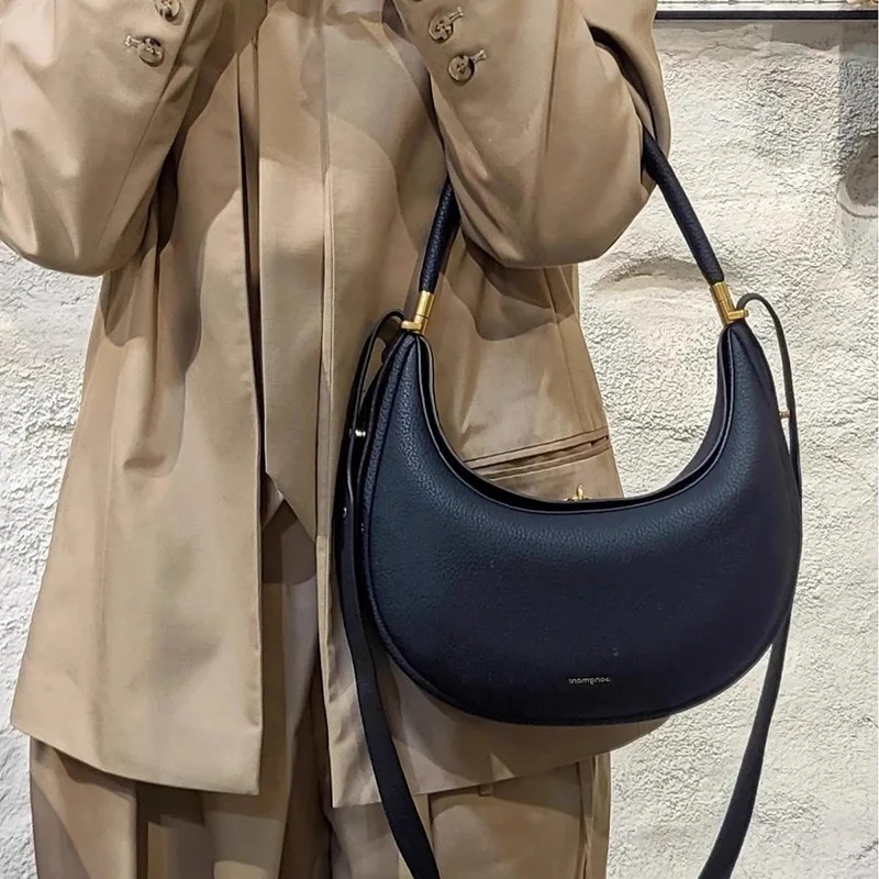 

2025 New Luxury Tote Bag for Women Designer Medium Moon Crescent Shoulder Crossbody Bag Black HighEnd Fashion Bags for Woman