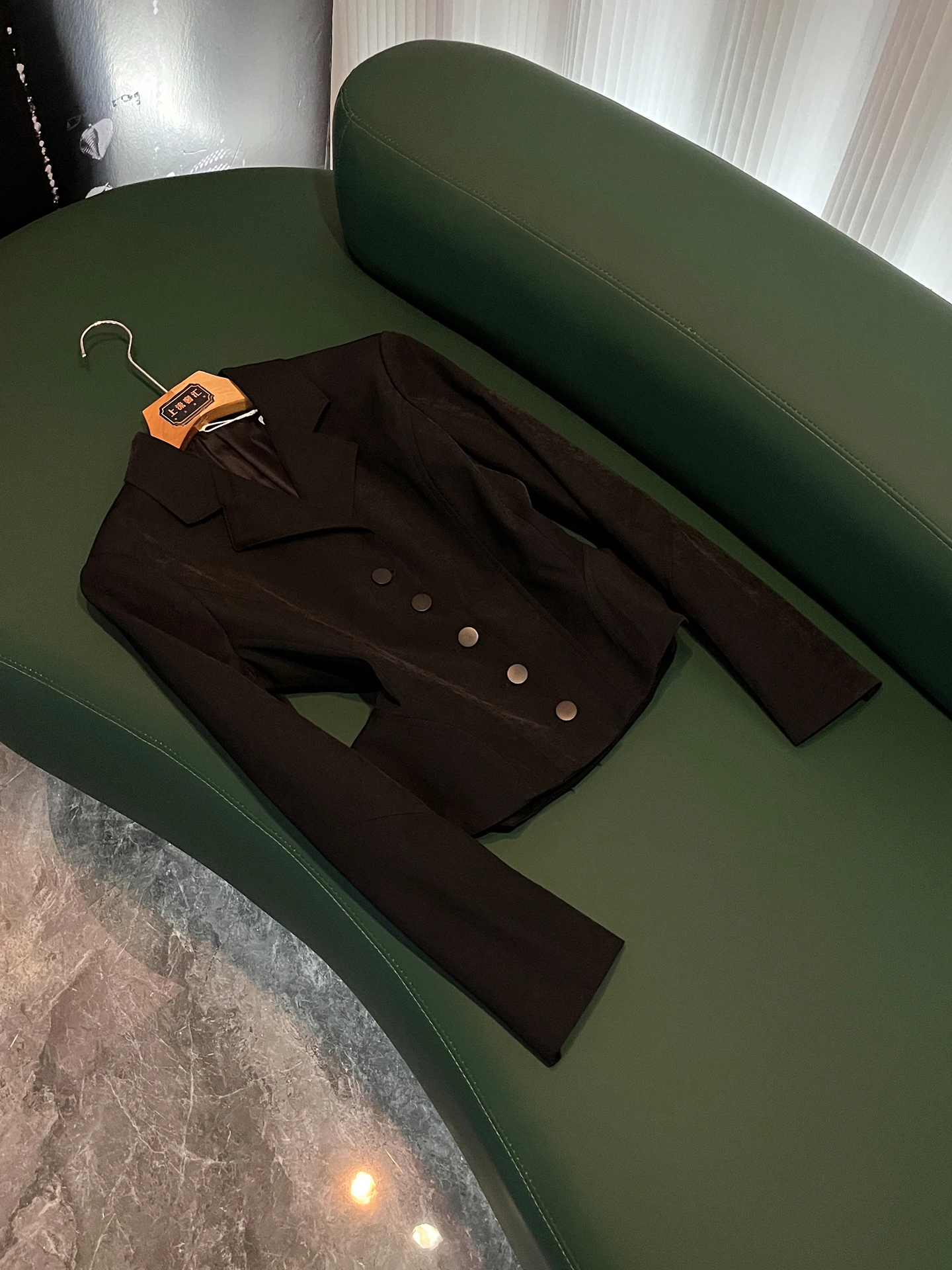 

Slim Fit Black Suit Women's Long Sleeve Double Button Commute Professional High-End Feelings P503 New Summer 2026