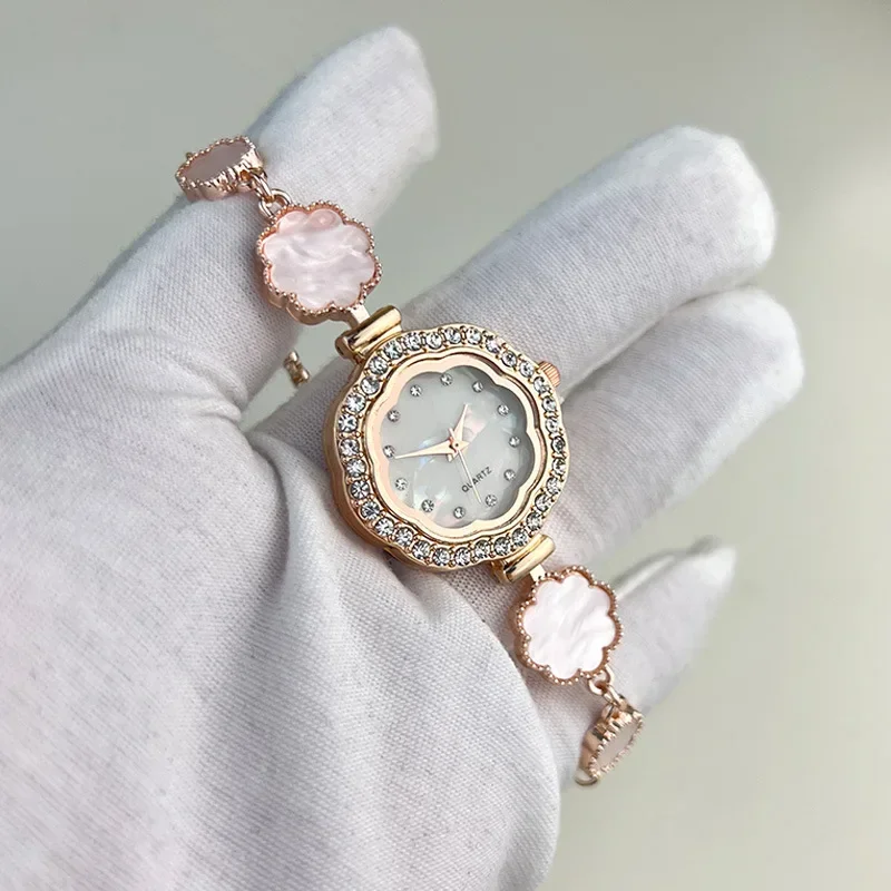 Women Watches Fashion Ladies Version Simplicity Rhinestone Petal Quartz Watch Casual Gifts Wristwatches Relogio Feminino Clocks