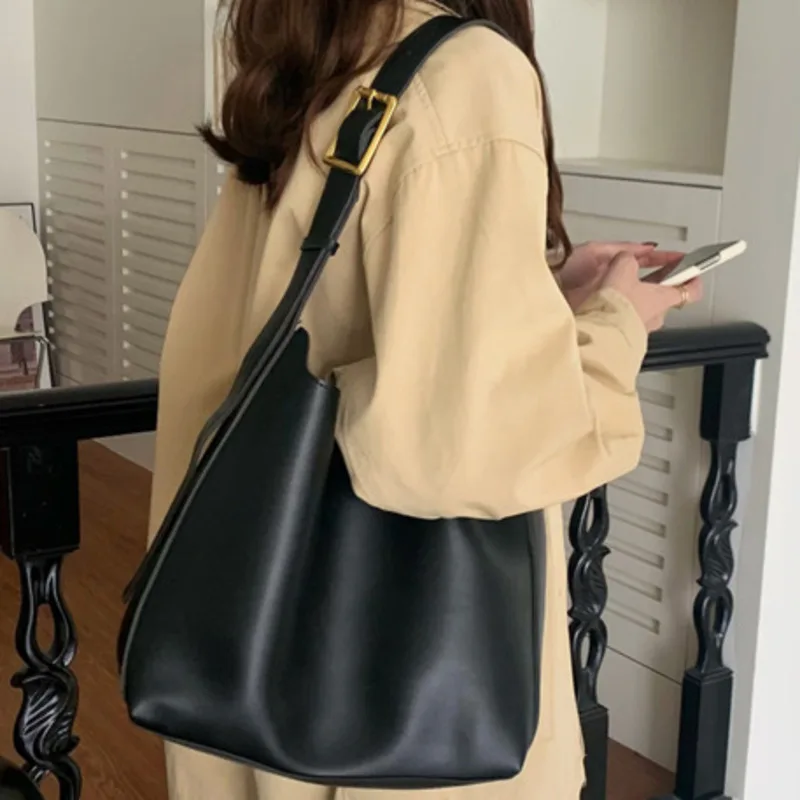 One Versatile Large Shoulder Bag Capacity Handbag For Woman New Bucket Crossbody Casual High-Quality Messenger Luxury Exquisite