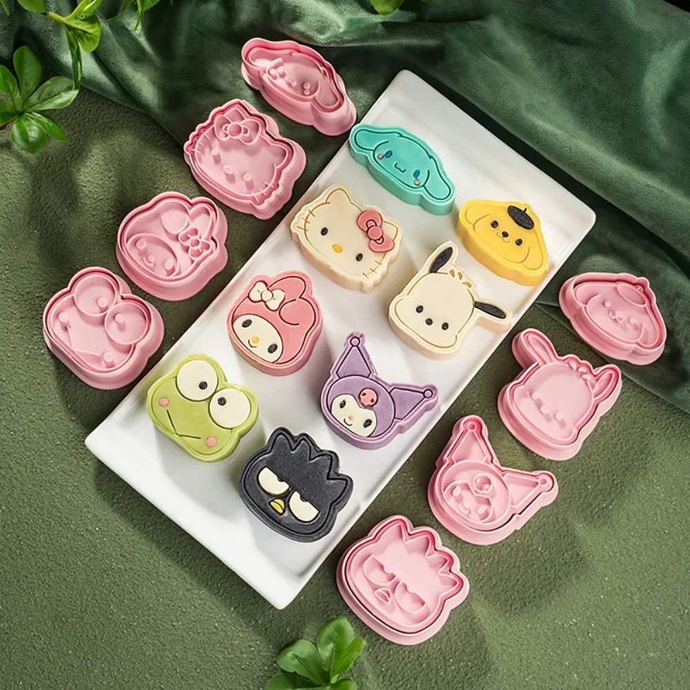 Sanrio Anime HelloKittys Peripheral 3D Cookie Mold Christmas Cartoon Figure Cinnamonroll Kuromi DIY Baking Pressing Cake Mold