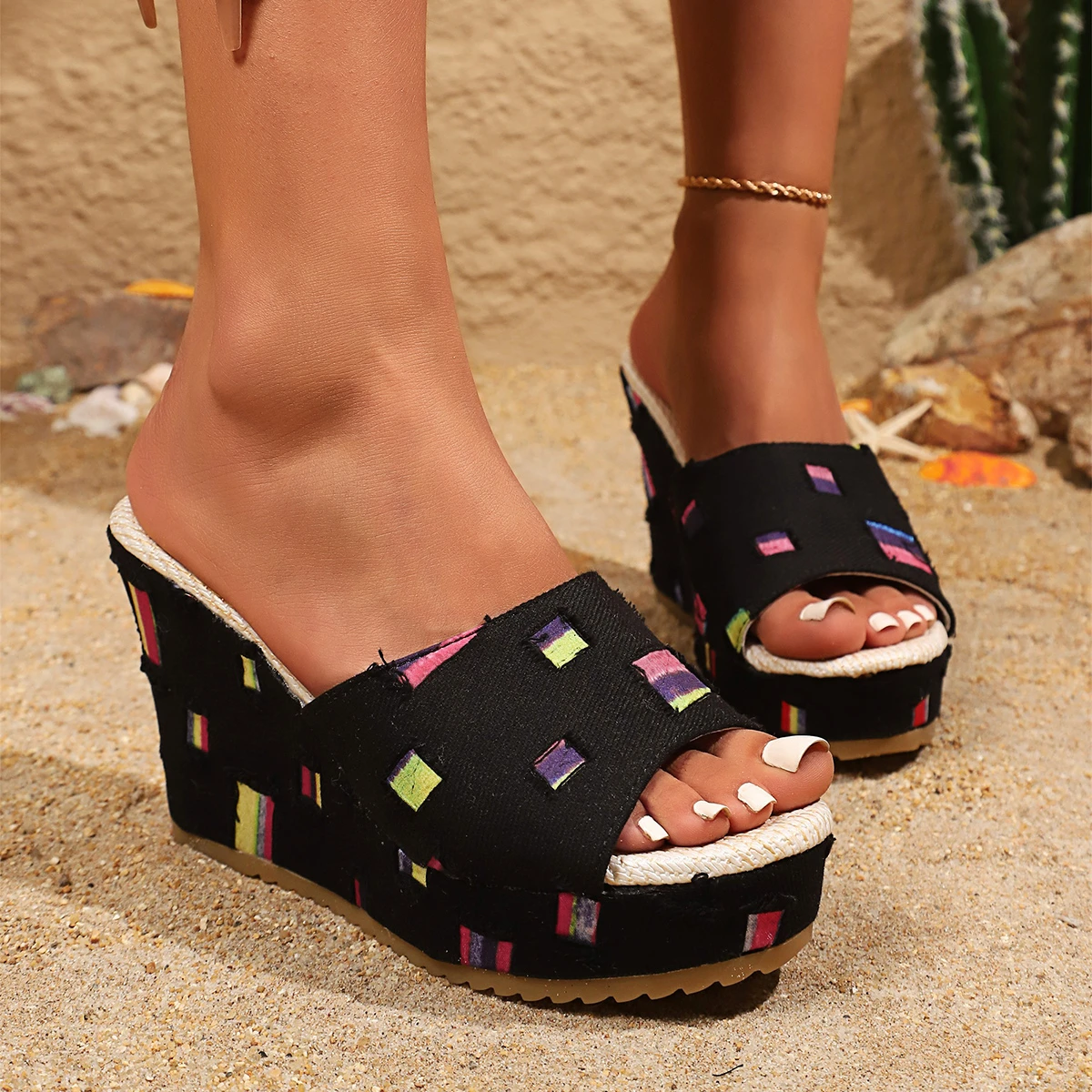 Damen Metallschnallen-Slipper Flache Plateau-Flip-Flops Schuhe Sommer Strand Sandalen Mode Neue Lässige Offene Zehen Slides