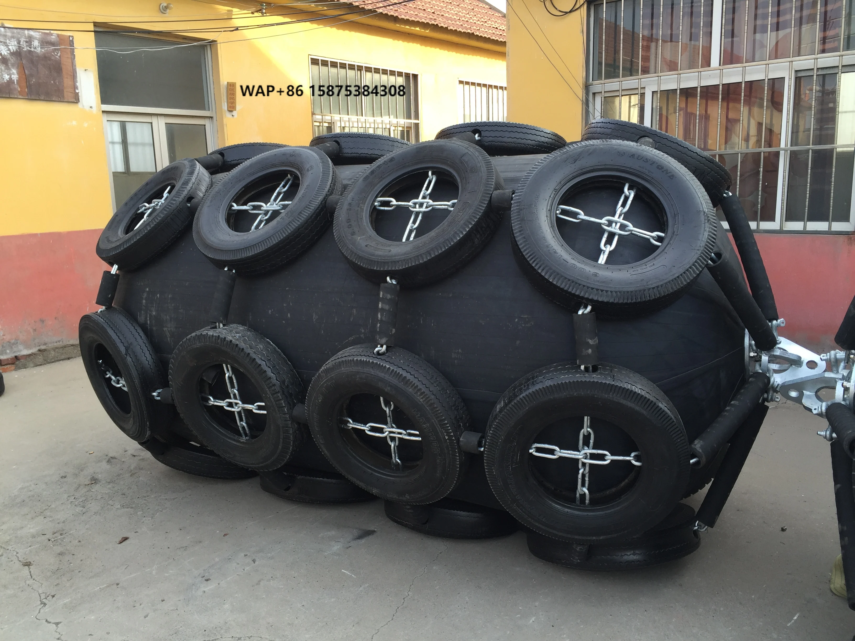 Ship Accessories Floating Large Yokohama Type Marine Pneumatic Rubber Fender With Aircraft Tyre