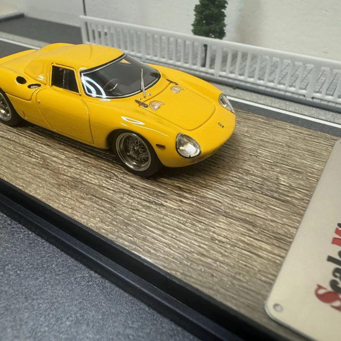 Nouveau Style 1/64 résine modèle de voiture Mini échelle SM 250 LM Concept supercar résine véhicule de course modèle à collectionner décorer jouets cadeaux