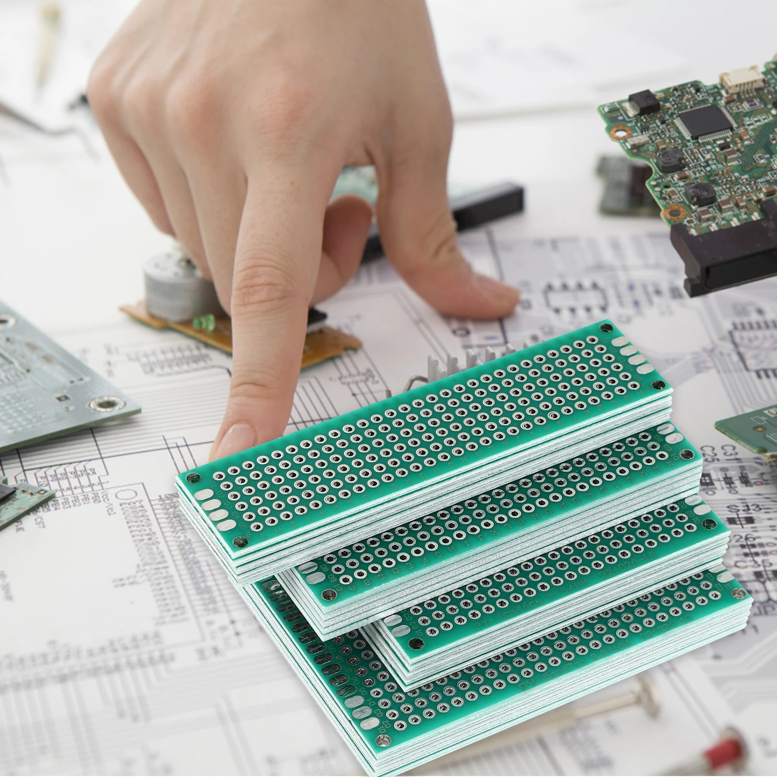 

1 set Universal 830 Points Circuit Board PCB Soldering Breadboard Experiment Plate Maintenance Prototyping Replacement Board