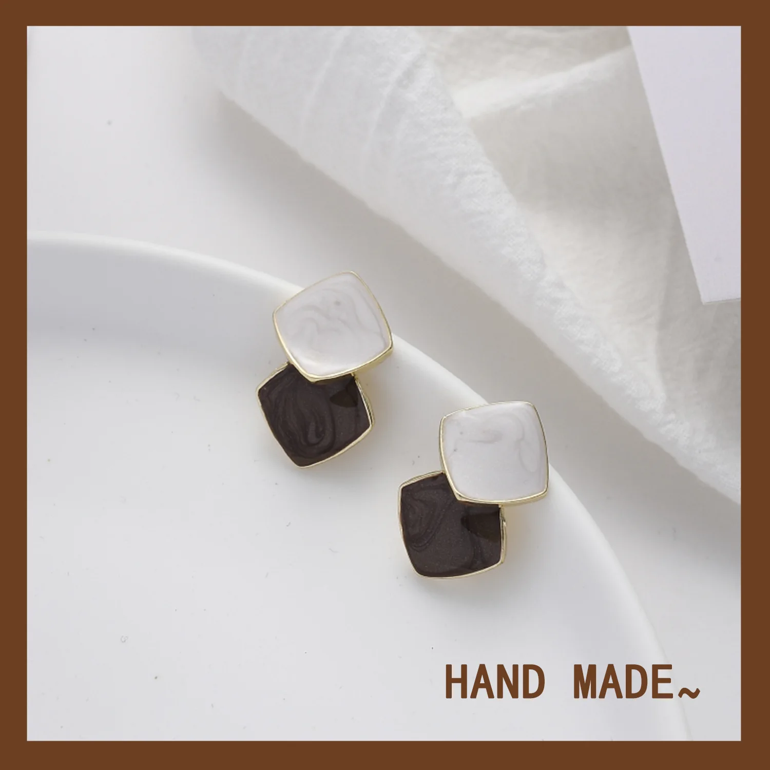 

Серьги цвета хаки в винтажном стиле с изображением чая