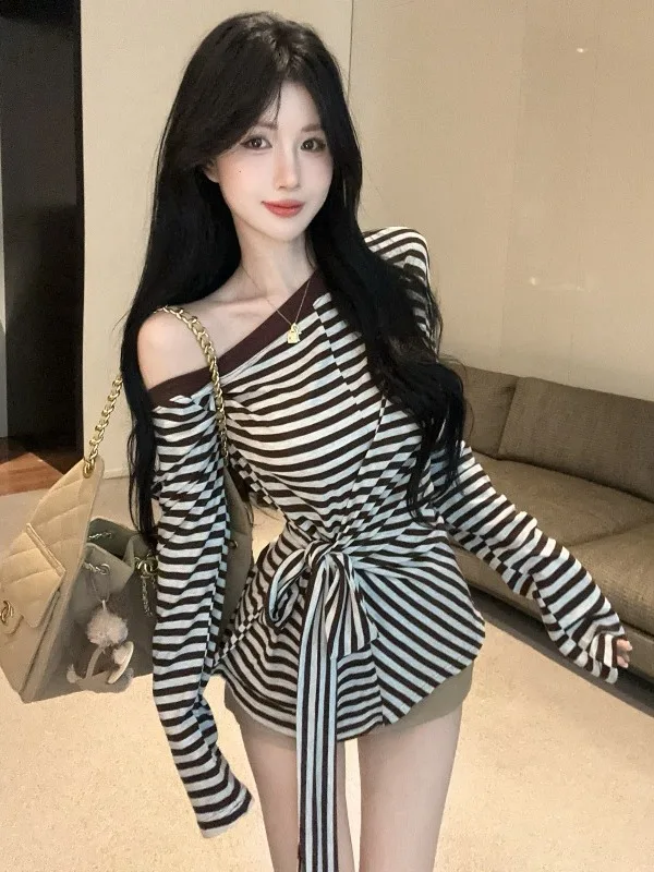 

Retro Striped Long Sleeve T-Shirt Women's Autumn New Design Sense Splicing Waist Binding Belt Top Trendy One-Shoulder Dress