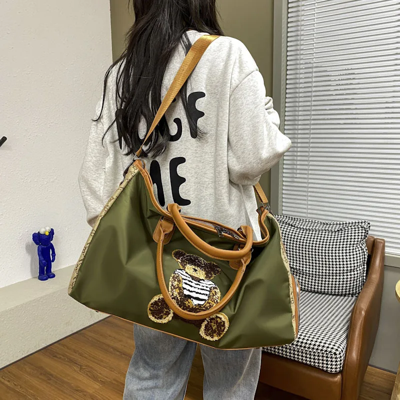 حقائب السفر، حقائب السباحة، حقيبة الصالة الرياضية، حقائب الظهر للياقة البدنية، حقيبة نسائية، حقيبة الكتف، حقائب اليد، حقيبة المدرب، حقيبة الترفيه الموضة