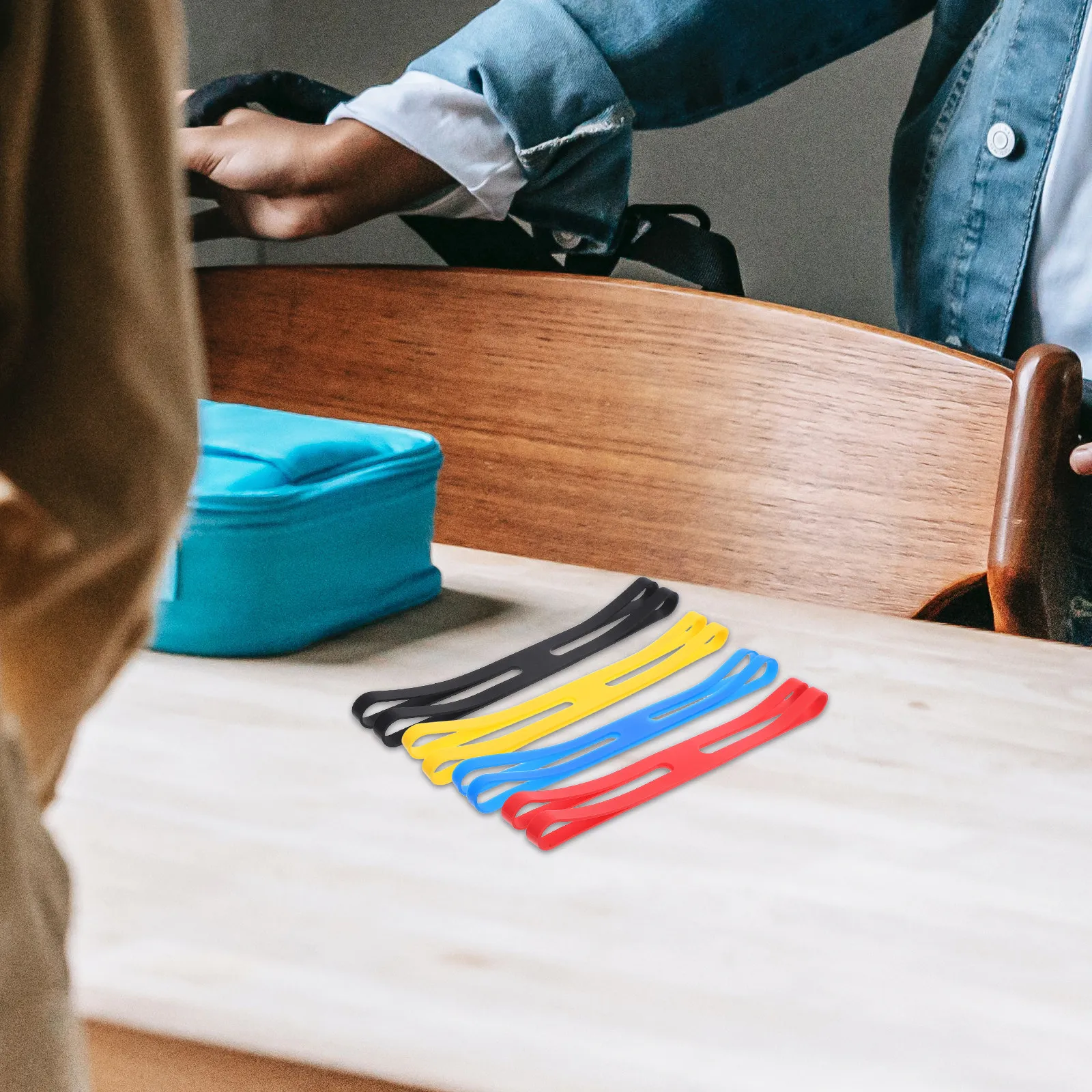 

Набор из 4 портативных силиконовых ремешков H-образной формы для ланч-боксов, эластичные многоразовые фиксирующие ремни для столовых приборов, для пикников и путешествий