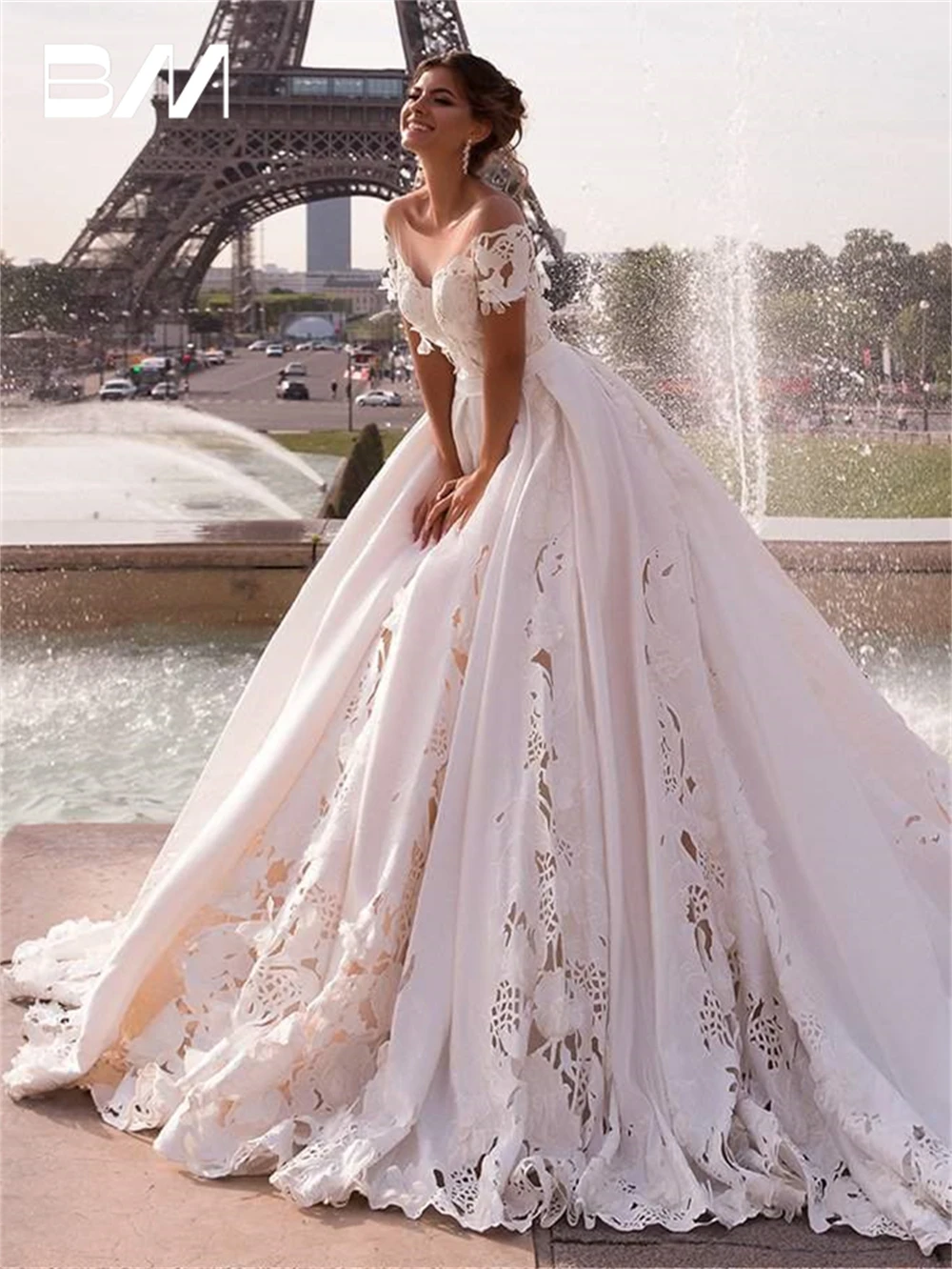 Cut-out Sheer Neckline Ball Gown Wedding Dresses For Women 2024 Designer Short Sleeves Plus Bridal Gown Custom Made