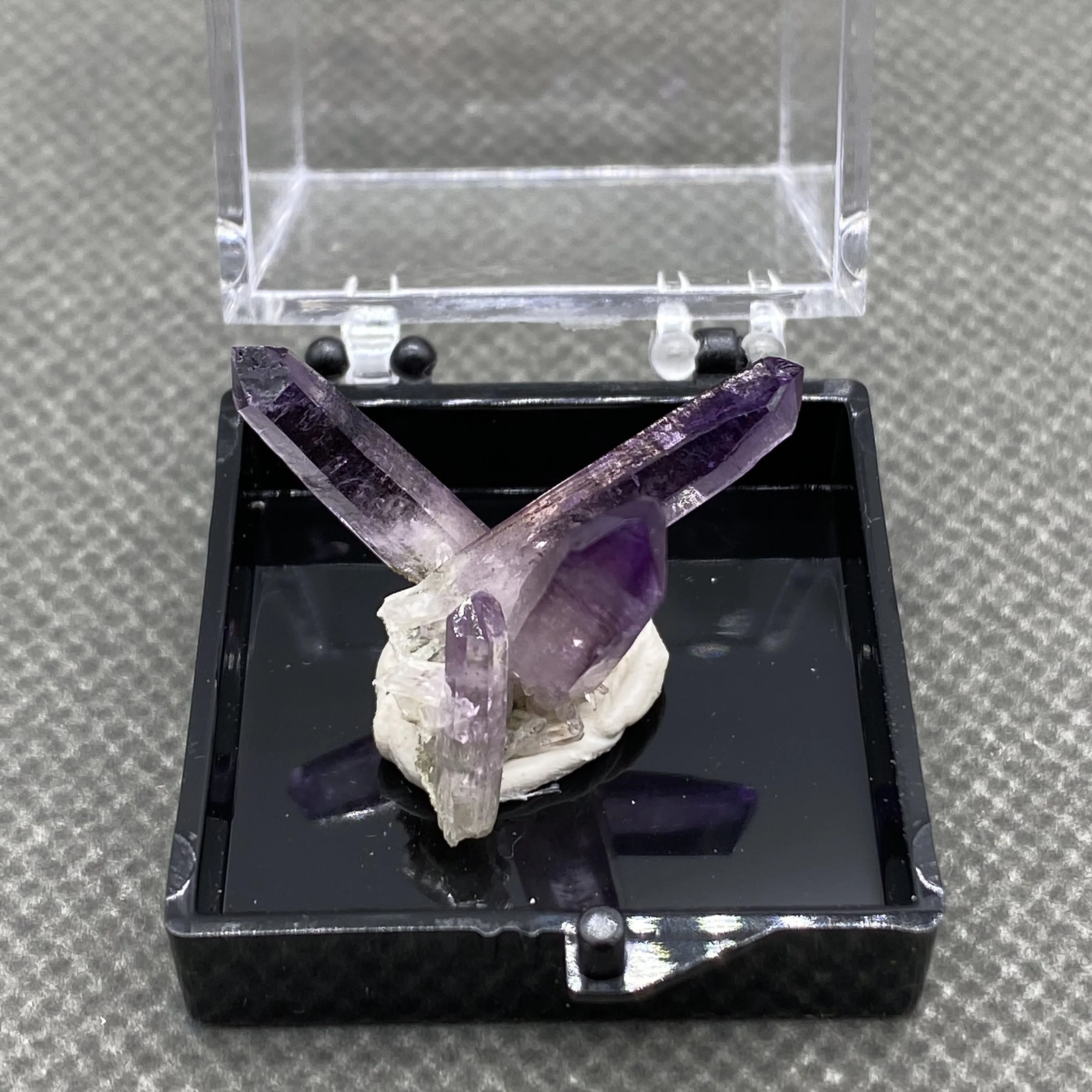 100% Natural Rare Mexico Cruz Double head crystal amethyst mineral specimen Quartz Crystal Cluster box size 3.5 cm