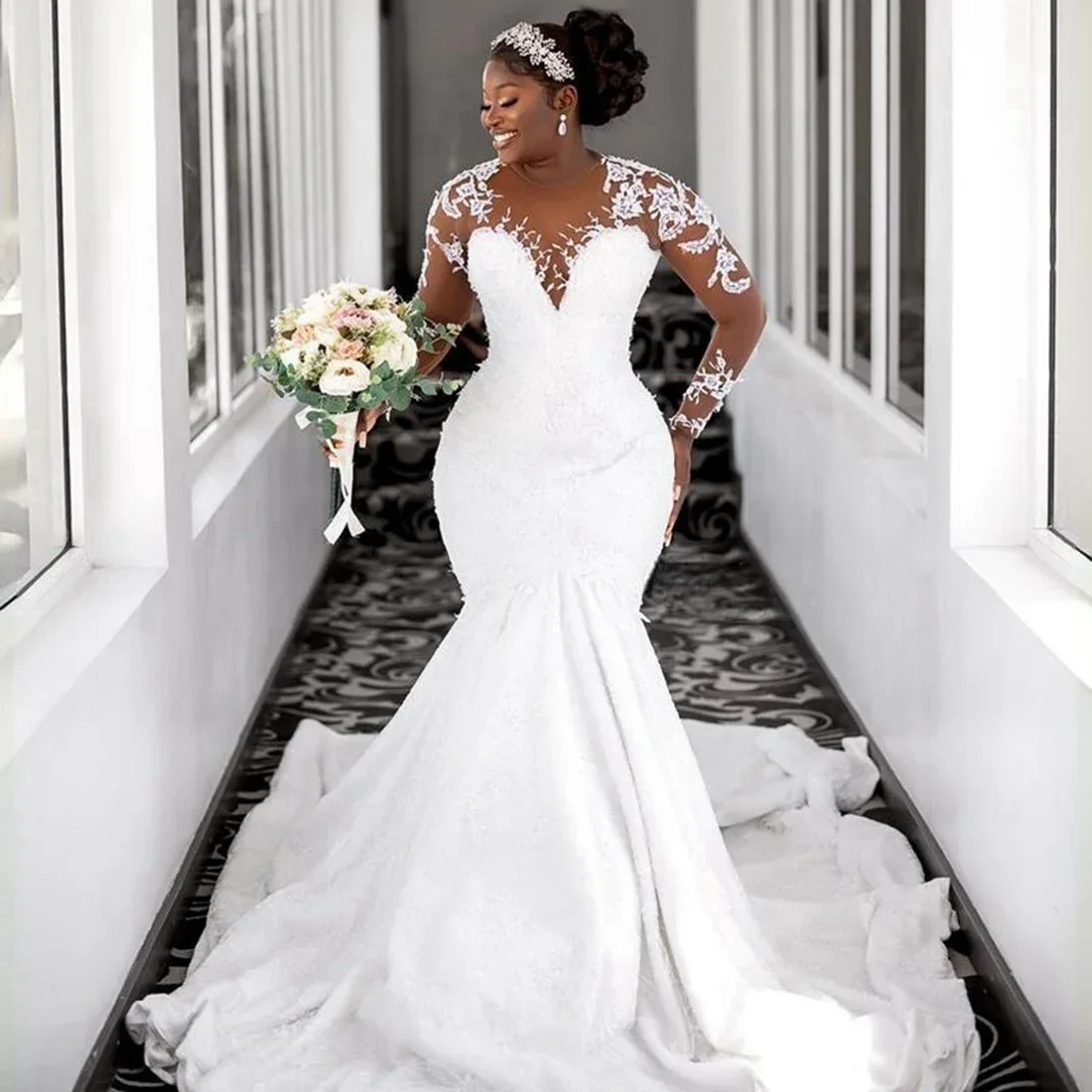 Abito da sposa personalizzato meraviglioso scollo rotondo con applicazioni in pizzo pieno per la sposa Robe De Mariée Dubai africano maniche lunghe da sposa