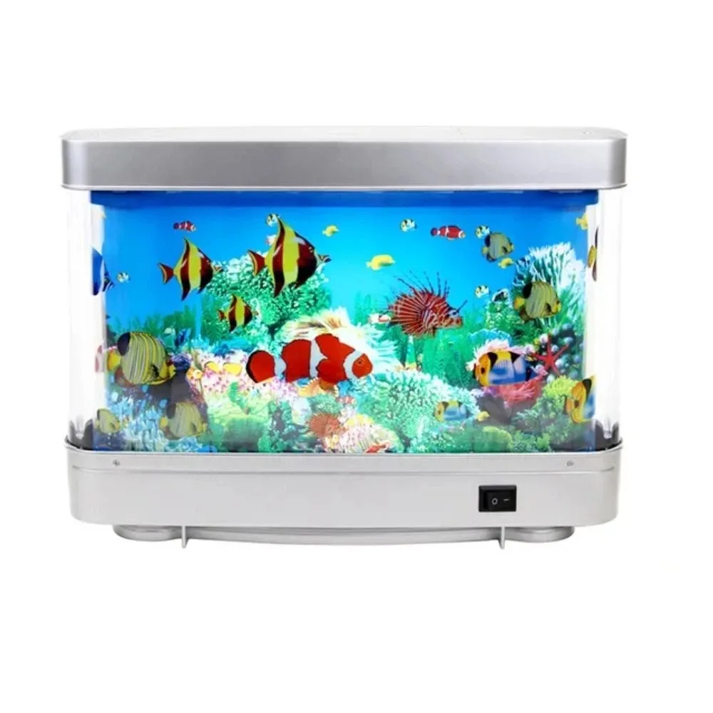 スイッチ式の装飾魚型ランプ。バーチャルな海の世界を再現し、動的な演出が可能。防水仕様で、人工的な水槽を模したランプ。可愛らしいプラスチック製。