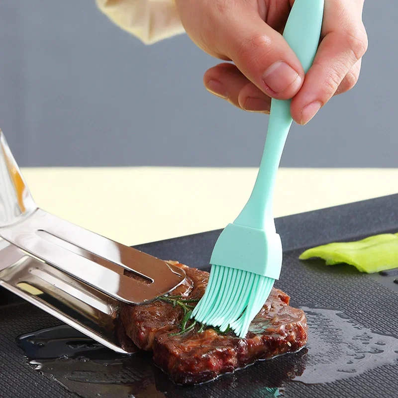 

New Silicone Brushes Bread Butter Grill Barbecue Oil Brushes Baking Cake Pastry Cookie Tools Kitchen Accessories